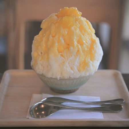 Παγωτό με παρακεταμόλη: Όταν ο κόσμος σου προκαλεί πονοκέφαλο αλλά θες και γλυκάκι