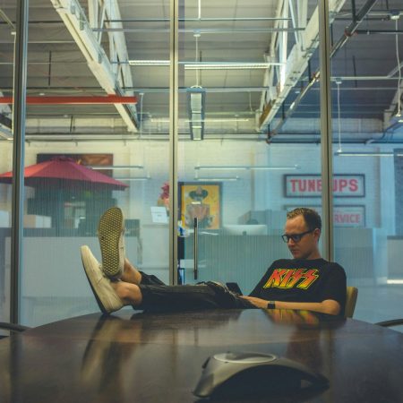 Πώς να πεις σε εργαζόμενο ότι δεν τα πάει καλά, χωρίς να πληγωθεί