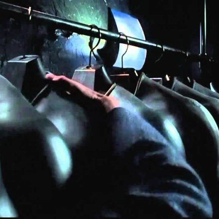 Τι δείχνει για τον χαρακτήρα σου άμα φοράς συνέχεια μαύρα ρούχα