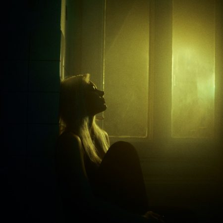 Κάποιοι άνθρωποι σ’ αγαπούν μόνο όσο μένεις μικρός