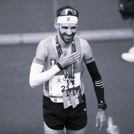 Παναγιώτης Καραΐσκος: Η συγκινητική ιστορία του νικητή του 42ου Μαραθωνίου