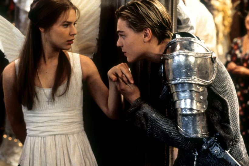 6 tips για να ξέρεις αν είναι όντως κεραυνοβόλος έρωτας ή ένα ακόμα παιχνίδι του μυαλού