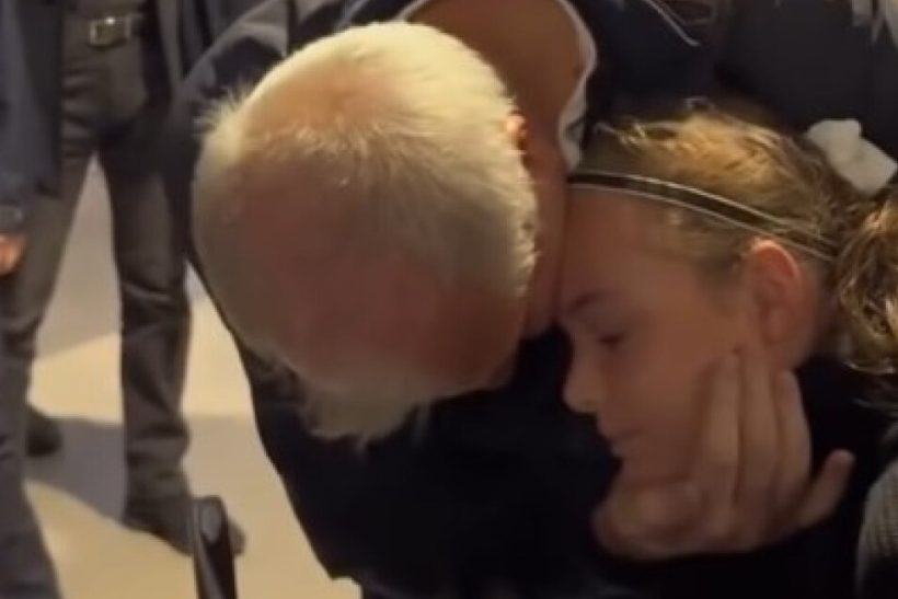 Σκέψου να σ' αγαπούν τόσο, όσο ο κόσμος της Παρτίζαν τον Ζέλικο Ομπράντοβιτς