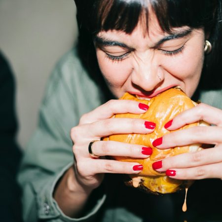 Tι στο καλό είναι αυτό το challenge θaνάτου με μπέργκερ;