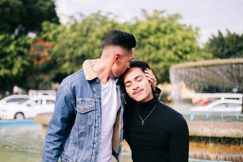 6 τρόποι με τους οποίους η αγάπη επηρεάζει πρακτικά το σώμα