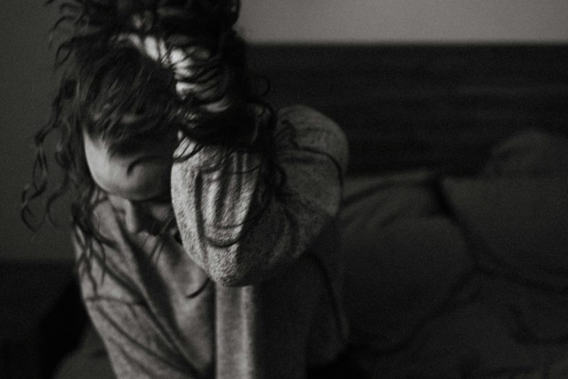 Τι συμβαίνει με τους ανθρώπους που δεν αντέχουν τη σιωπή;