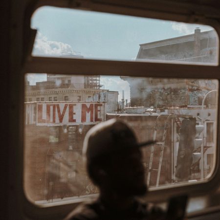 Σε κανέναν δε χρωστάς την υγεία σου κι ας έγινε ο κόσμος σου όλος