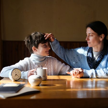 Ίσως να ήσουν κι εσύ ένα παιδί που δεν έπαιξε ποτέ, γιατί φρόντιζε τον γονιό του