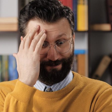 Ένα πράγμα δε λέει ψέματα· με τι γελάει κανείς και τι λέει για να γελάσουν οι άλλοι