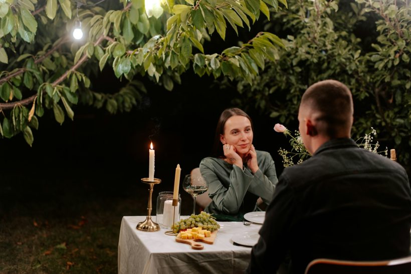 Αγάπη δε σημαίνει να τρέχεις πίσω τους για μια σταλιά προσοχής