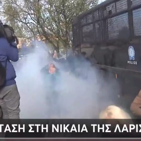 Ένταση στη Νίκαια Λάρισας στο μπλόκο με τους αγρότες