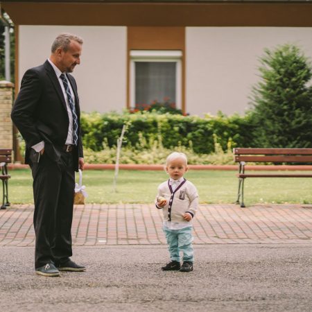 Πώς κυλάει η ζωή στα 20 κάτι χωρίς μπαμπά;