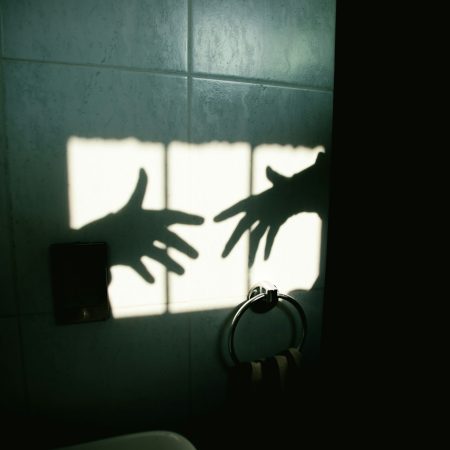 Τι μας κάνει πραγματικά ανασφαλείς σε μια σχέση;