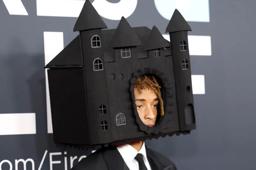 Απολαυστικό pillow-countdown με πολυσυζητημένα στιγμιότυπα του 2025