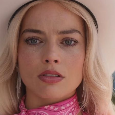 Μας είπαν να μεγαλώσουμε· όχι ότι θα πρέπει να καταπίνουμε όσα μάς πνίγουν