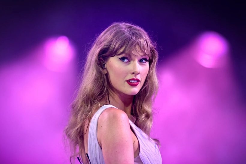Είναι time traveler; Η Τέιλορ Σουίφτ 