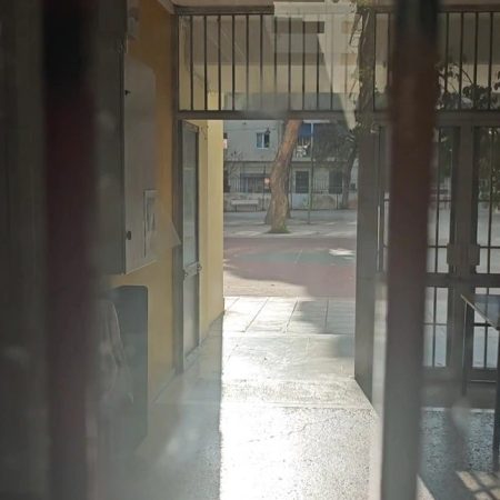 Όταν οι μαθητές κλειδώνουν τους διευθυντές μέσα στο κτίριο, κάτι κάνουμε όλοι λάθος