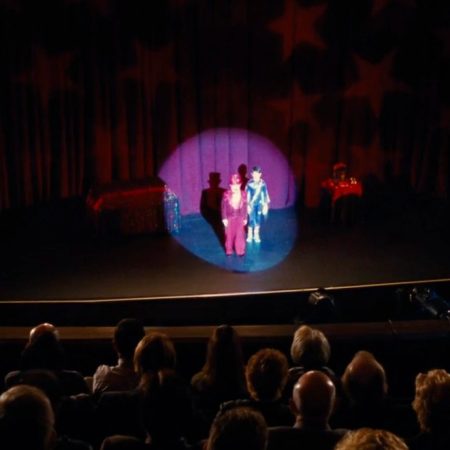 Να είσαι εκεί στη σχολική γιορτή του παιδιού σου: Θα σε ψάχνει στο κοινό