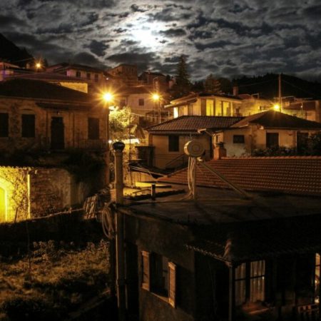 Σε μια περιοχή της Ελλάδας το ’60 ήταν σχεδόν υποχρεωτικό να μπλέξεις σε ερωτικό τρίγωνο