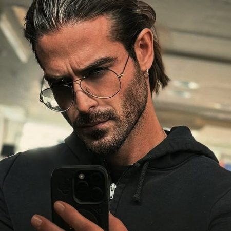 Για ενδοοικογενειακή απeιλή κατηγορείται ο Άρης Μουγκοπέτρος μετά τη μήνυση της συζύγου του