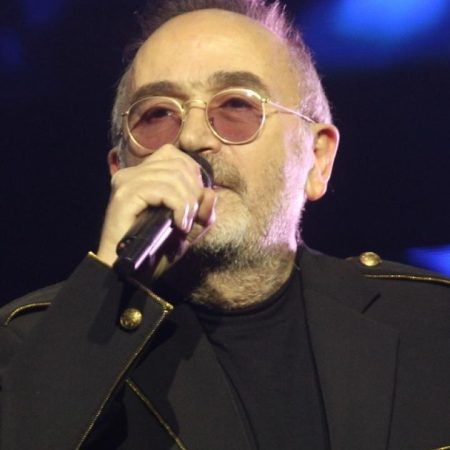 Αντί για depon, άγγιγμα του Σταμάτη Γονίδη πήρε η Ε. Σερέτη για τον πονοκέφαλο