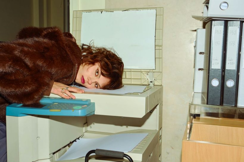 Τα Χριστούγεννα δεν είναι διαγωνισμός χαράς, είναι ΟΚ να είσαι κάπως