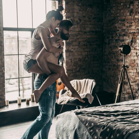 Όλα όσα κάνει το σώμα σου και δείχνει αν ερωτεύτηκες, ξενέρωσες ή γοητεύτηκες