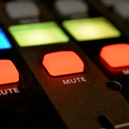 10 περιπτώσεις που είναι καλύτερο να σιωπάς παρά να μιλάς