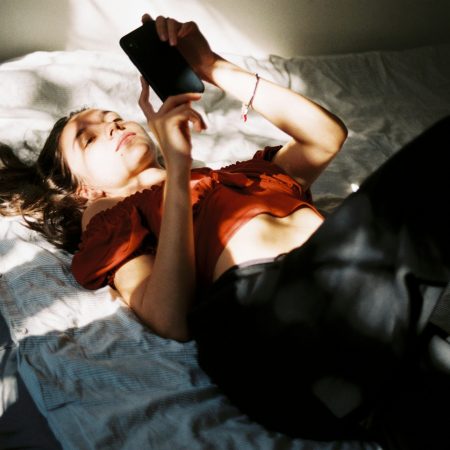 «Σβήσε τη φώτο ΤΩΡΑ»: 5 λόγοι που δε θέλει φωτογραφία στο κινητό σου