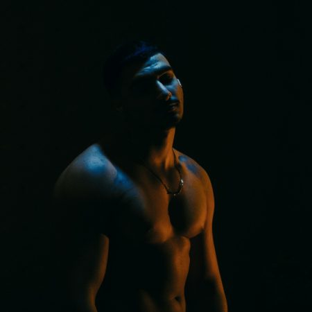 Είσαι άντρας και κάνεις πολύ σ#ξ μέσω Τιnder; Ίσως ανήκεις στη σκοτεινή τριάδα!