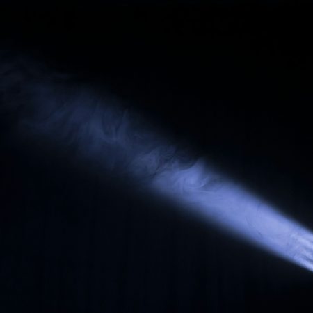 Η παράσταση συνεχίζεται