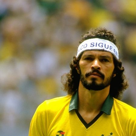 Podcast | Dr. Sócrates: Τα σκοτάδια του εμβληματικού ποδοσφαιριστή