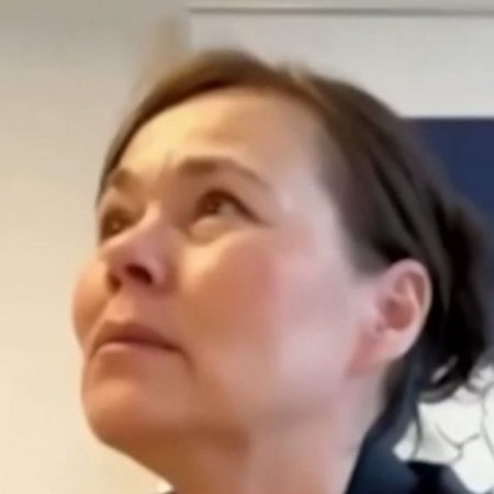 Η Υπ. Εξωτερικών της Γροιλανδίας ξεσπά live σε κλάματα μετά τη συνάντηση με Τραμπ