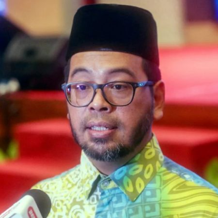 Yπουργάρα της Μαλαισίας λέει ότι ΛΟΑΤΚΙ γίνεσαι λόγω άγχους