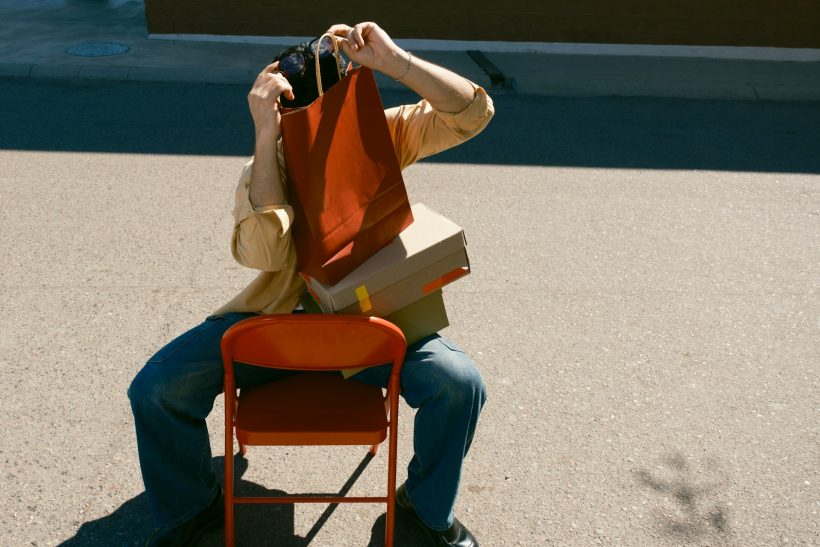 Σπρώξε την καρέκλα σου πίσω: Μια ψυχολογική μελέτη που δε ζήτησε κανείς