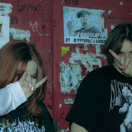 Βρίσκεις σταθερή δουλειά και σχέση και τσουπ...το κολλητάρι σου λέει ότι άλλαξες