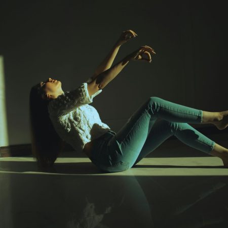 Η ενήλικη ζωή είναι καυτή καρέκλα: δεν ξέρεις πώς να κάτσεις χωρίς να τσουρουφλιστείς