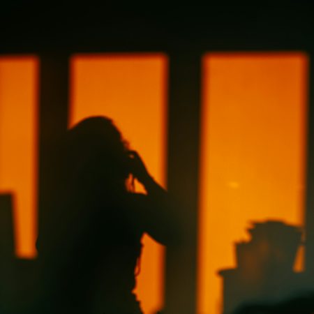 Το βλέμμα δες πώς ο καιρός σκοτεινιάζει