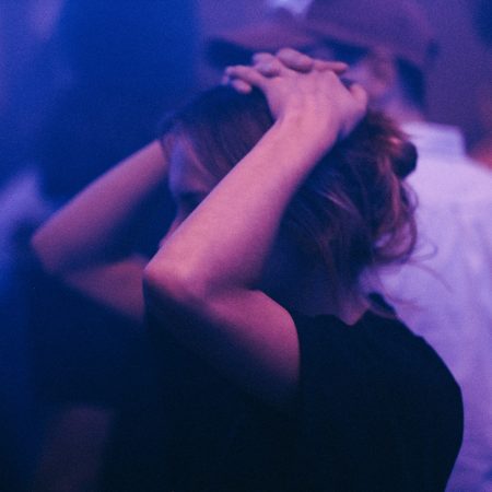 Η σιωπηλή δύναμη του να αφήνεις κάποιον (επιτέλους) πίσω