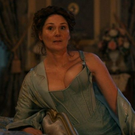 Bridgerton: Το love story της lady Violet δείχνει πόσο hot είναι μια γυναίκα στα 50