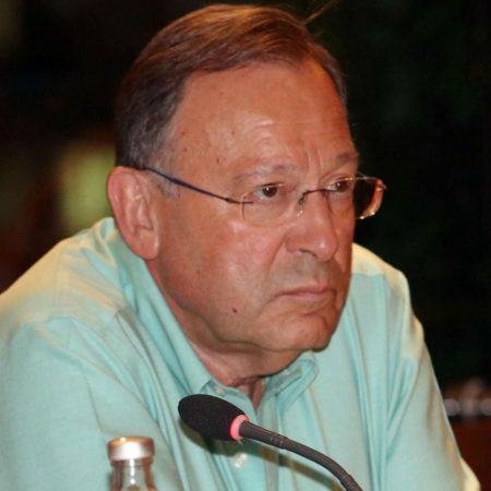 Για τους Φουστάνους εκεί έξω, η γυναίκα πρέπει να είναι μικρή για να έχει 