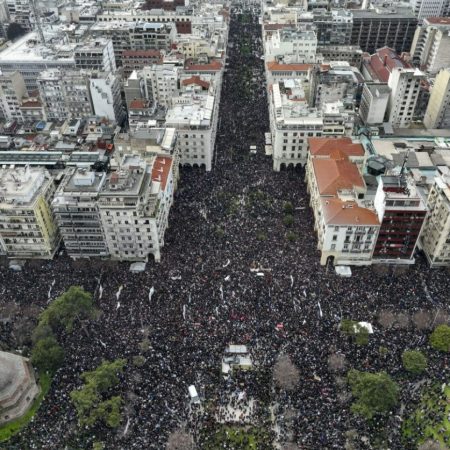 «Γιατί θα πάω σήμερα με το παιδί μου στην πορεία»