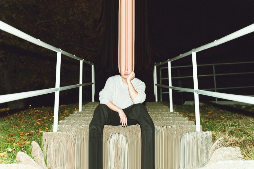 Δε μιλάς στις παρέες ενώ έχεις άποψη; Τι δείχνει αυτό για σένα