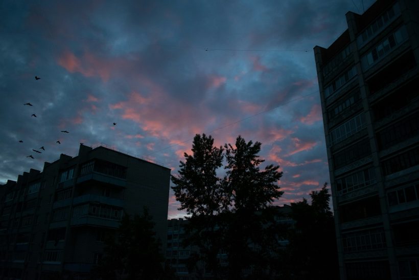 Απλώς μένεις