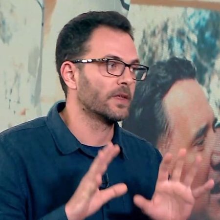 Νταλάρας: Ποστάρει για 