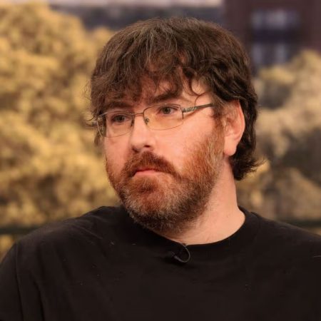 Τύπος καυχιέται (όντως) πως έχει το μικρότερο πουλί στον κόσμο