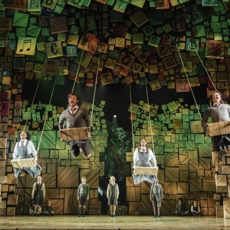 Podcast | Πήγαμε στο West End και είδαμε τη Matilda: Αξίζει το hype;