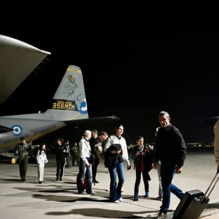 315 Έλληνες γύρισαν με ασφάλεια σπίτι τους από τη Μέση Ανατολή