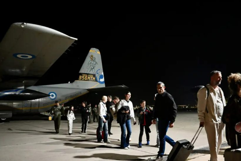 315 Έλληνες γύρισαν με ασφάλεια σπίτι τους από τη Μέση Ανατολή
