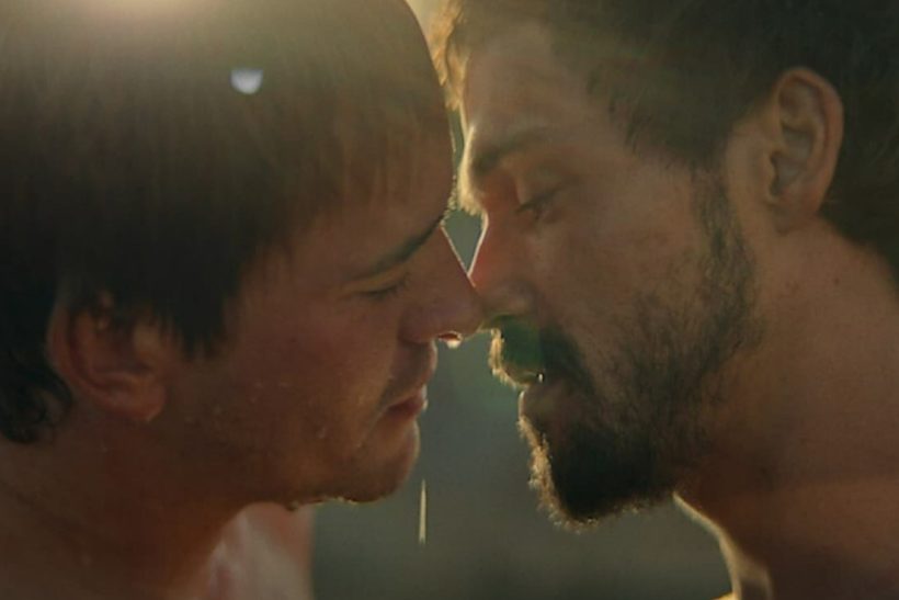 Το gay love story του Μέγα Αλέξανδρου γίνεται σειρά στο Netflix